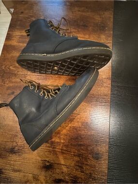 Dr. Martens Tobias size 10 Men's Black Lace-Up Leather Boots